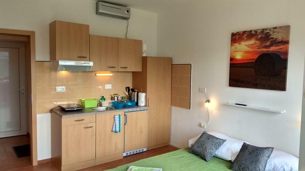 Apartmaji Suhorje Exterior foto